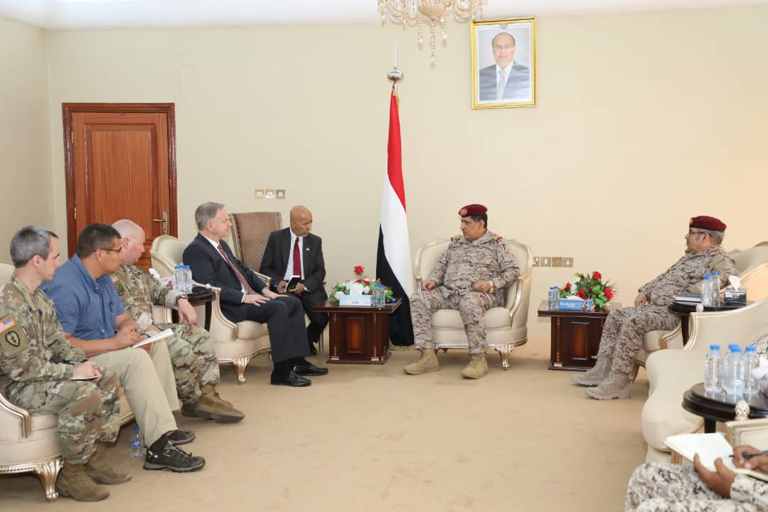 رئيس هيئة الأركان يلتقي السفير الأمريكي لدى&nbsp;اليمن