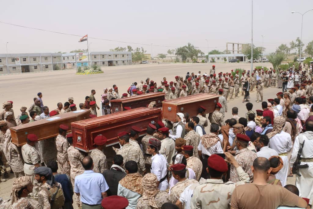 الجيش الوطني يشيع جثمان رئيس شعبة التأمين الهندسي ومرافقيه بالمنطقة العسكرية&nbsp;السابعة